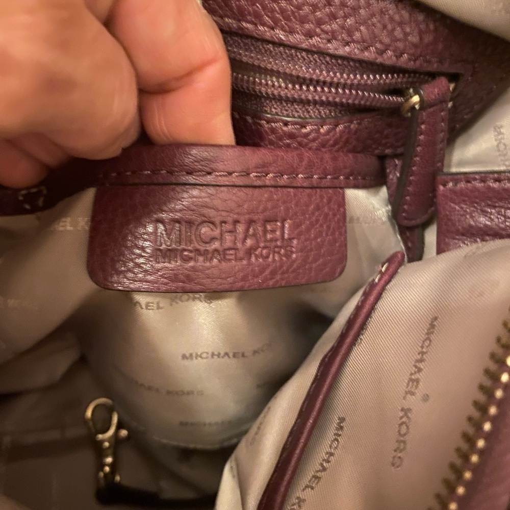 Michael KORS BROOKLYN LEATHER  HOBO BAG. SEE OTHER LISTING FOR MATCHING WALLET - Picture 5 of 11